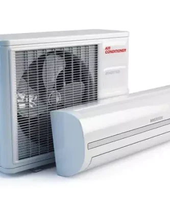 وحدة تكييف سبليت جديدة ونظيفة مع الوحدة الداخلية والخارجية، تحمل علامة "مكيف انفرتر".